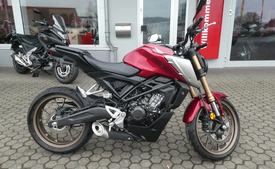 Verleihmotorrad Honda CB 125 vom Händler Zweirad-Center Zöller Bild 1: Verleihmotorrad Honda CB 125 vom Händler Zweirad-Center Zöller
