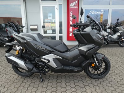 SR1 ADV 125 ABS TCS