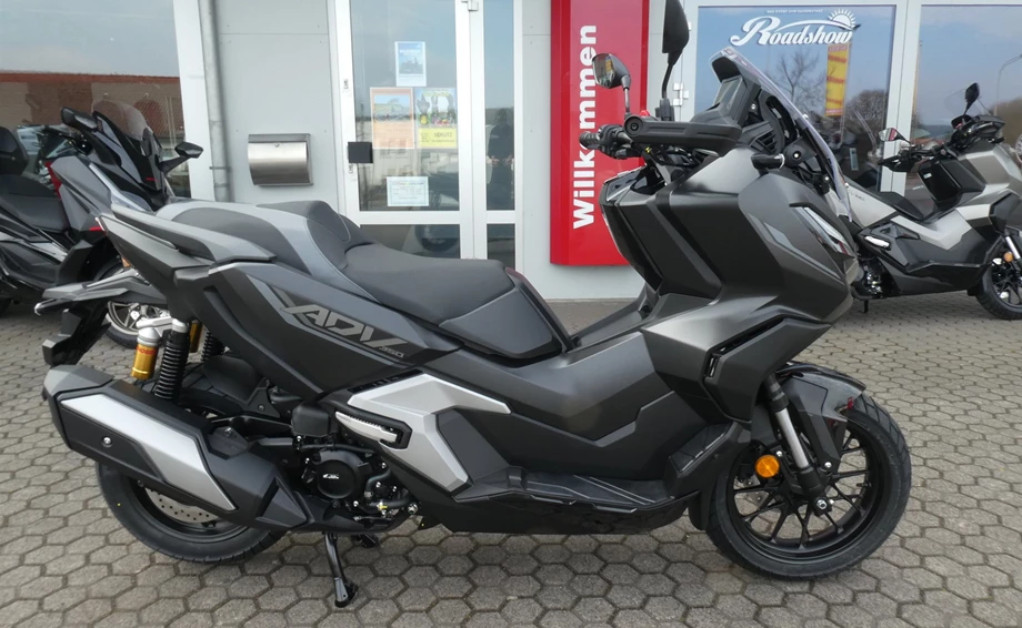 Verleihmotorrad Voge SR1 ADV 125 ABS TCS vom Händler Zweirad-Center Zöller Bild 1: Verleihmotorrad Voge SR1 ADV 125 ABS TCS vom Händler Zweirad-Center Zöller