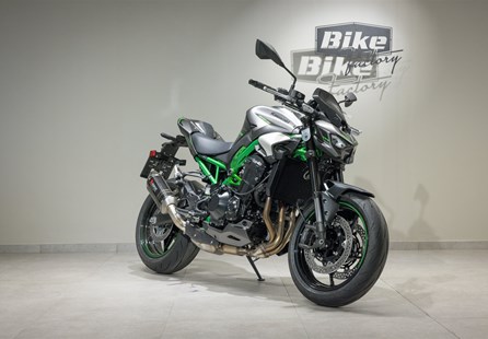 Kawasaki Z900 ()