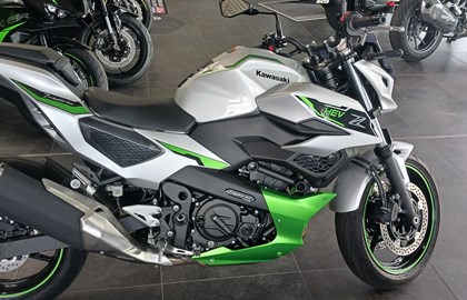 Leihmotorrad Kawasaki Z7 Hybrid Leihmotorrad Kawasaki Z7 Hybrid