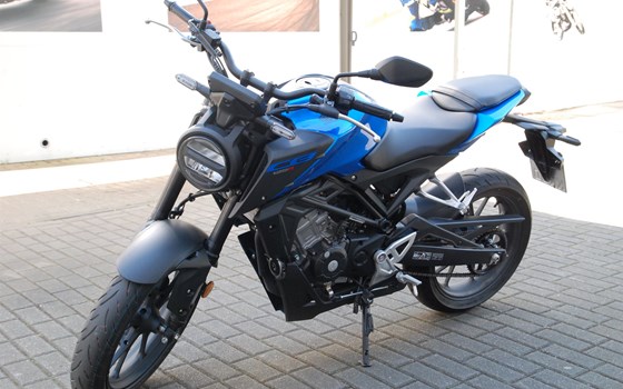 Verleihmotorrad Honda CB125R vom Händler Motorrad Kröber - Bild 6 Verleihmotorrad Honda CB125R vom Händler Motorrad Kröber - Bild 6