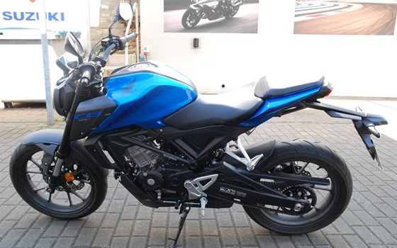 Verleihmotorrad Honda CB125R vom Händler Motorrad Kröber - Bild 5 Verleihmotorrad Honda CB125R vom Händler Motorrad Kröber - Bild 5