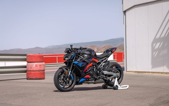 Verleihmotorrad BMW M 1000 R vom Händler Motorradhaus Ebert e.K. - Bild 12 Verleihmotorrad BMW M 1000 R vom Händler Motorradhaus Ebert e.K. - Bild 12