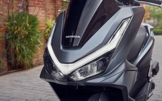Verleihmotorrad Honda PCX125 DX vom Händler Auto Hermes GmbH & Co. KG - Bild 12 Verleihmotorrad Honda PCX125 DX vom Händler Auto Hermes GmbH & Co. KG - Bild 12