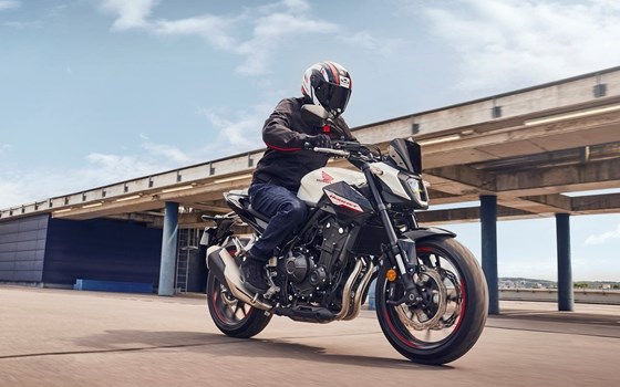 Verleihmotorrad Honda CB500 Hornet vom Händler Auto Hermes GmbH & Co. KG - Bild 18 Verleihmotorrad Honda CB500 Hornet vom Händler Auto Hermes GmbH & Co. KG - Bild 18