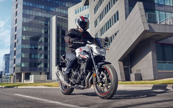 Verleihmotorrad Honda CB500 Hornet vom Händler Auto Hermes GmbH & Co. KG - Bild 2 Verleihmotorrad Honda CB500 Hornet vom Händler Auto Hermes GmbH & Co. KG - Bild 2