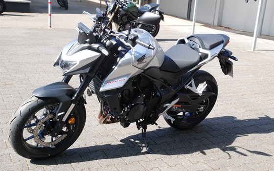 Verleihmotorrad Honda CB750 Hornet vom Händler Motorrad Kröber - Bild 6 Verleihmotorrad Honda CB750 Hornet vom Händler Motorrad Kröber - Bild 6