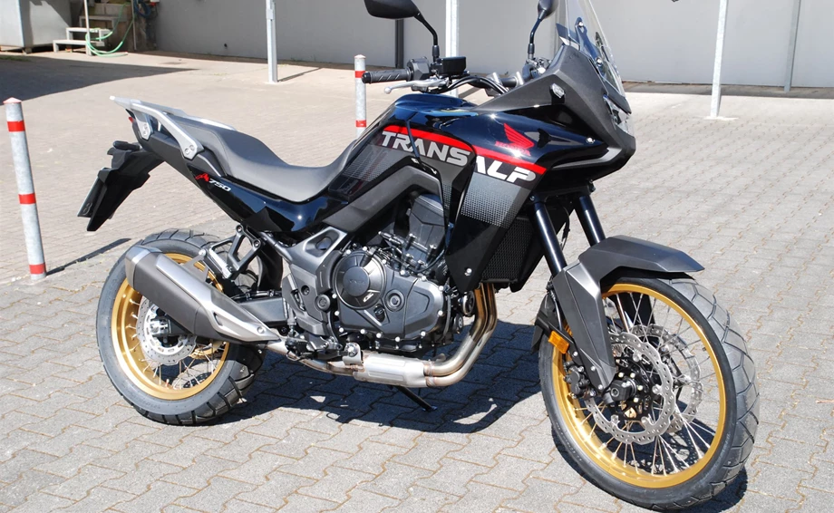Verleihmotorrad Honda XL750 Transalp vom Händler Motorrad Kröber Bild 2: Verleihmotorrad Honda XL750 Transalp vom Händler Motorrad Kröber