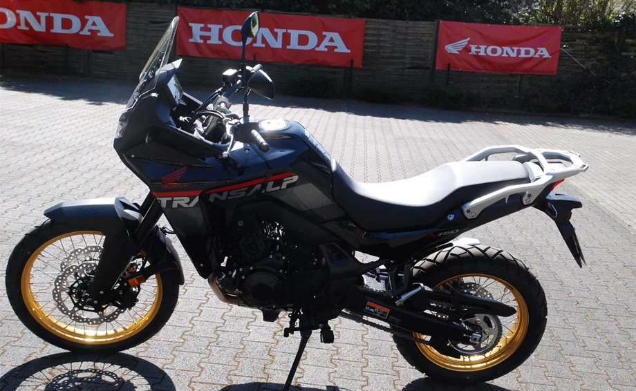 Verleihmotorrad Honda XL750 Transalp vom Händler Motorrad Kröber Bild 5: Verleihmotorrad Honda XL750 Transalp vom Händler Motorrad Kröber