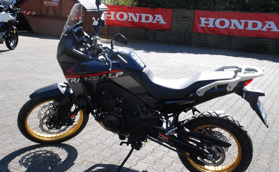Verleihmotorrad Honda XL750 Transalp vom Händler Motorrad Kröber Bild 6: Verleihmotorrad Honda XL750 Transalp vom Händler Motorrad Kröber