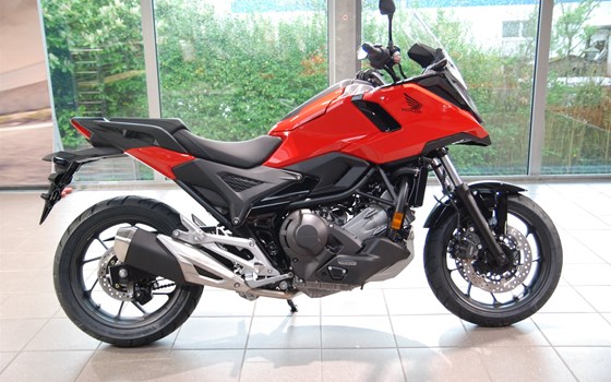Verleihmotorrad Honda NC750X DCT vom Händler Motorrad Kröber - Bild 2 Verleihmotorrad Honda NC750X DCT vom Händler Motorrad Kröber - Bild 2