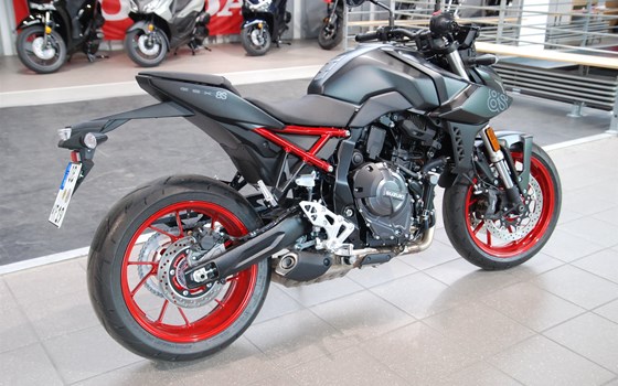 Verleihmotorrad Suzuki GSX-8S vom Händler Motorrad Kröber - Bild 3 Verleihmotorrad Suzuki GSX-8S vom Händler Motorrad Kröber - Bild 3