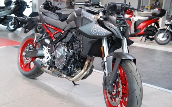 Verleihmotorrad Suzuki GSX-8S vom Händler Motorrad Kröber - Bild 7 Verleihmotorrad Suzuki GSX-8S vom Händler Motorrad Kröber - Bild 7