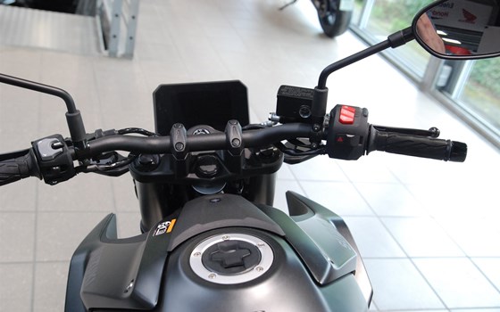 Verleihmotorrad Suzuki GSX-8S vom Händler Motorrad Kröber - Bild 8 Verleihmotorrad Suzuki GSX-8S vom Händler Motorrad Kröber - Bild 8