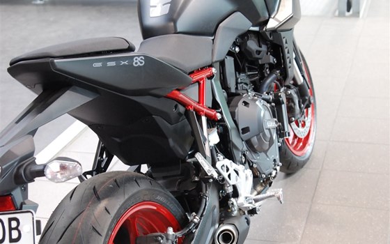 Verleihmotorrad Suzuki GSX-8S vom Händler Motorrad Kröber - Bild 10 Verleihmotorrad Suzuki GSX-8S vom Händler Motorrad Kröber - Bild 10