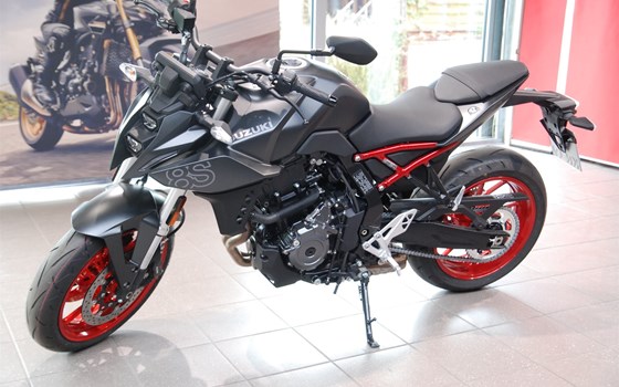 Verleihmotorrad Suzuki GSX-8S vom Händler Motorrad Kröber - Bild 5 Verleihmotorrad Suzuki GSX-8S vom Händler Motorrad Kröber - Bild 5