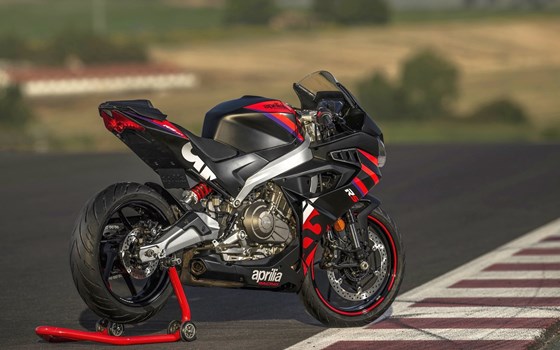 Verleihmotorrad Aprilia RS 457 vom Händler AUTO- UND MOTORRADHAUS BORCHARDT GmbH - Bild 19 Verleihmotorrad Aprilia RS 457 vom Händler AUTO- UND MOTORRADHAUS BORCHARDT GmbH - Bild 19