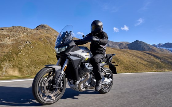 Verleihmotorrad Moto Guzzi Stelvio vom Händler AUTO- UND MOTORRADHAUS BORCHARDT GmbH - Bild 1 Verleihmotorrad Moto Guzzi Stelvio vom Händler AUTO- UND MOTORRADHAUS BORCHARDT GmbH - Bild 1