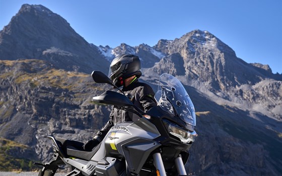 Verleihmotorrad Moto Guzzi Stelvio vom Händler AUTO- UND MOTORRADHAUS BORCHARDT GmbH - Bild 24 Verleihmotorrad Moto Guzzi Stelvio vom Händler AUTO- UND MOTORRADHAUS BORCHARDT GmbH - Bild 24