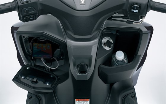 Verleihmotorrad Suzuki Burgman Street 125EX vom Händler AUTO- UND MOTORRADHAUS BORCHARDT GmbH - Bild 14 Verleihmotorrad Suzuki Burgman Street 125EX vom Händler AUTO- UND MOTORRADHAUS BORCHARDT GmbH - Bild 14