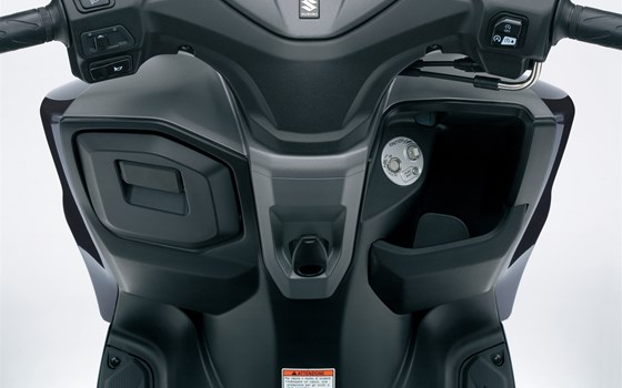 Verleihmotorrad Suzuki Burgman Street 125EX vom Händler AUTO- UND MOTORRADHAUS BORCHARDT GmbH - Bild 15 Verleihmotorrad Suzuki Burgman Street 125EX vom Händler AUTO- UND MOTORRADHAUS BORCHARDT GmbH - Bild 15