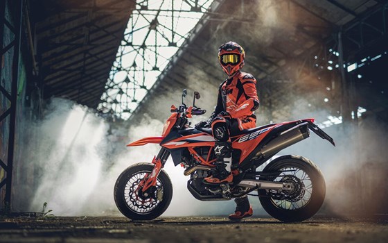 Verleihmotorrad KTM 690 SMC R vom Händler AUTO- UND MOTORRADHAUS BORCHARDT GmbH - Bild 17 Verleihmotorrad KTM 690 SMC R vom Händler AUTO- UND MOTORRADHAUS BORCHARDT GmbH - Bild 17