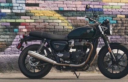 Leihmotorrad Triumph Speed Twin 900 Leihmotorrad Triumph Speed Twin 900