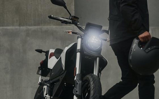 Verleihmotorrad Zero FXE vom Händler AUTO- UND MOTORRADHAUS BORCHARDT GmbH - Bild 5 Verleihmotorrad Zero FXE vom Händler AUTO- UND MOTORRADHAUS BORCHARDT GmbH - Bild 5