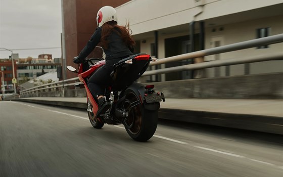 Verleihmotorrad Zero SR/S vom Händler AUTO- UND MOTORRADHAUS BORCHARDT GmbH - Bild 6 Verleihmotorrad Zero SR/S vom Händler AUTO- UND MOTORRADHAUS BORCHARDT GmbH - Bild 6