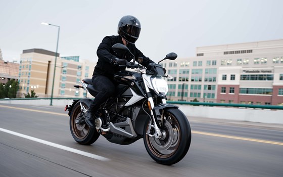 Verleihmotorrad Zero SR/F vom Händler AUTO- UND MOTORRADHAUS BORCHARDT GmbH - Bild 5 Verleihmotorrad Zero SR/F vom Händler AUTO- UND MOTORRADHAUS BORCHARDT GmbH - Bild 5
