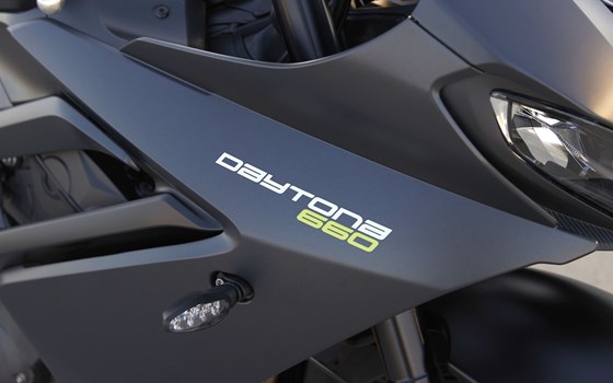 Verleihmotorrad Triumph Daytona 660 vom Händler Motorradhaus Borchardt - Bild 7 Verleihmotorrad Triumph Daytona 660 vom Händler Motorradhaus Borchardt - Bild 7