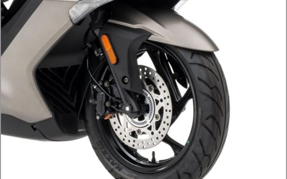 Verleihmotorrad Kymco Downtown GT 350i TCS vom Händler Roller Motorrad Quad Nageldinger - Bild 5 Verleihmotorrad Kymco Downtown GT 350i TCS vom Händler Roller Motorrad Quad Nageldinger - Bild 5