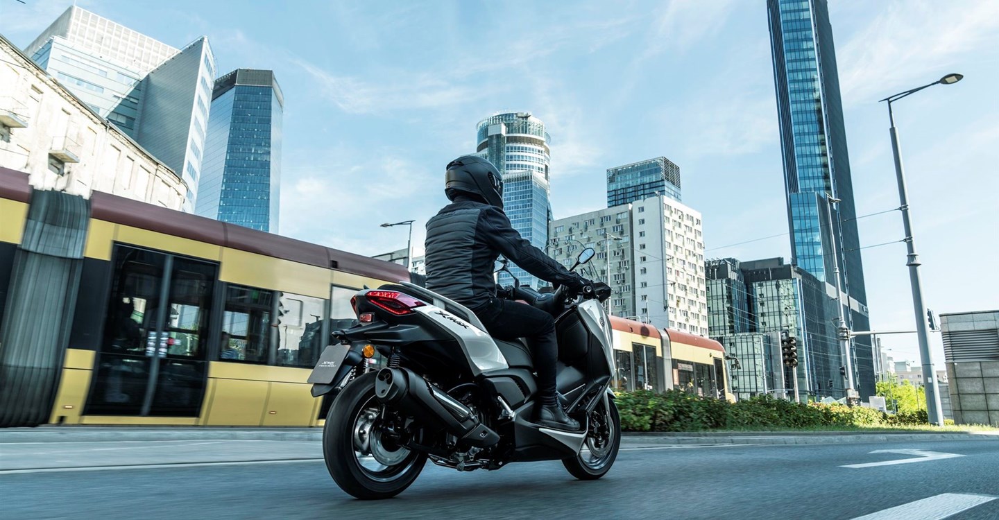 Verleihmotorrad Yamaha XMAX 300 Tech MAX+ vom Händler Zweirad Center Gawelleck