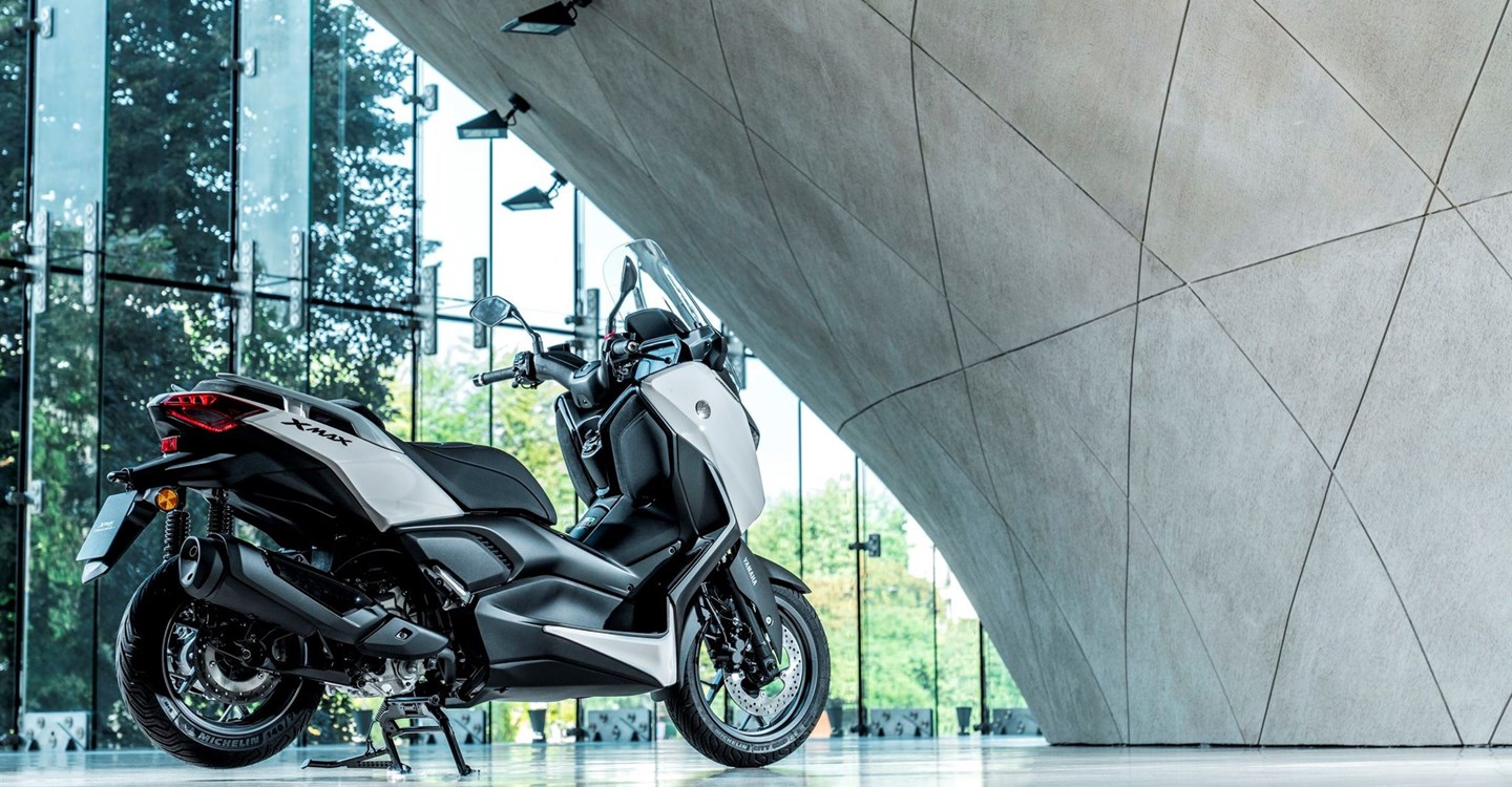 Verleihmotorrad Yamaha XMAX 300 Tech MAX+ vom Händler Zweirad Center Gawelleck