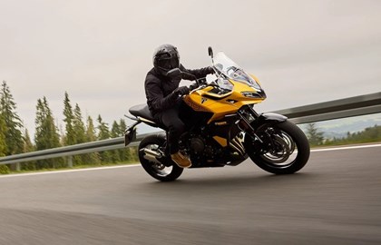 Leihmotorrad Triumph Tiger Sport 800