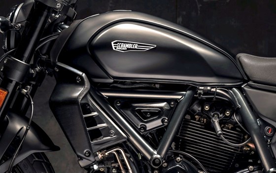 Verleihmotorrad Ducati Scrambler Icon Dark vom Händler Motorpark Schrembs - Bild 5 Verleihmotorrad Ducati Scrambler Icon Dark vom Händler Motorpark Schrembs - Bild 5