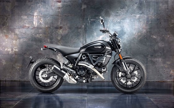 Verleihmotorrad Ducati Scrambler Icon Dark vom Händler Motorpark Schrembs - Bild 7 Verleihmotorrad Ducati Scrambler Icon Dark vom Händler Motorpark Schrembs - Bild 7