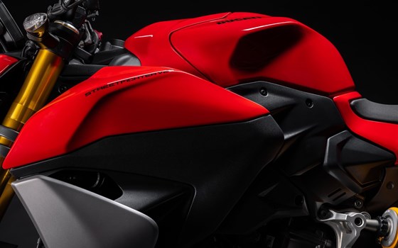 Verleihmotorrad Ducati Streetfighter V2 S vom Händler Motorpark Schrembs - Bild 5 Verleihmotorrad Ducati Streetfighter V2 S vom Händler Motorpark Schrembs - Bild 5