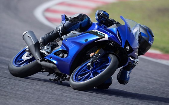 Verleihmotorrad Yamaha R125 vom Händler Motorpark Schrembs - Bild 2 Verleihmotorrad Yamaha R125 vom Händler Motorpark Schrembs - Bild 2