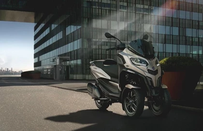 Leihmotorrad Piaggio MP3 400 Leihmotorrad Piaggio MP3 400