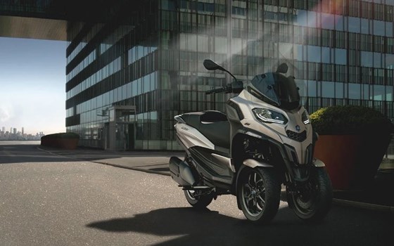Verleihmotorrad Piaggio MP3 400 vom Händler AUTO- UND MOTORRADHAUS BORCHARDT GmbH - Bild 1 Verleihmotorrad Piaggio MP3 400 vom Händler AUTO- UND MOTORRADHAUS BORCHARDT GmbH - Bild 1
