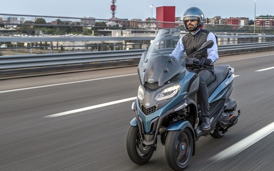 Verleihmotorrad Piaggio MP3 530 HPE Exclusive vom Händler AUTO- UND MOTORRADHAUS BORCHARDT GmbH - Bild 3 Verleihmotorrad Piaggio MP3 530 HPE Exclusive vom Händler AUTO- UND MOTORRADHAUS BORCHARDT GmbH - Bild 3