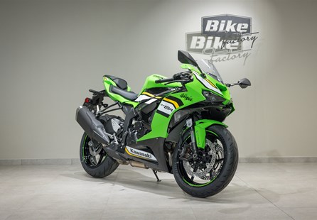 Kawasaki Ninja ZX-6R ()