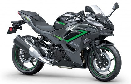 Leihmotorrad Kawasaki Ninja 500 SE