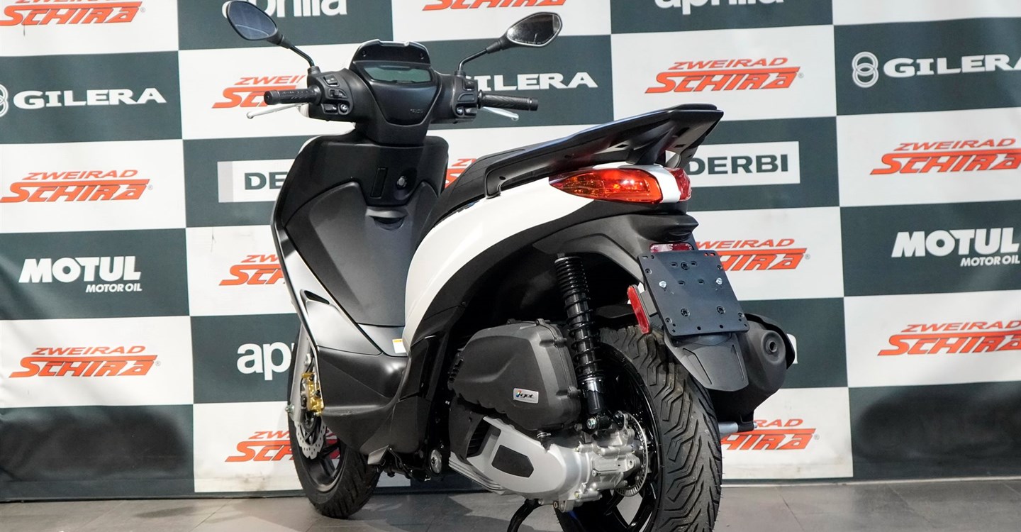 Verleihmotorrad Piaggio Medley 125 vom Händler Zweirad Schira Inh. Uwe Schütze e.K.