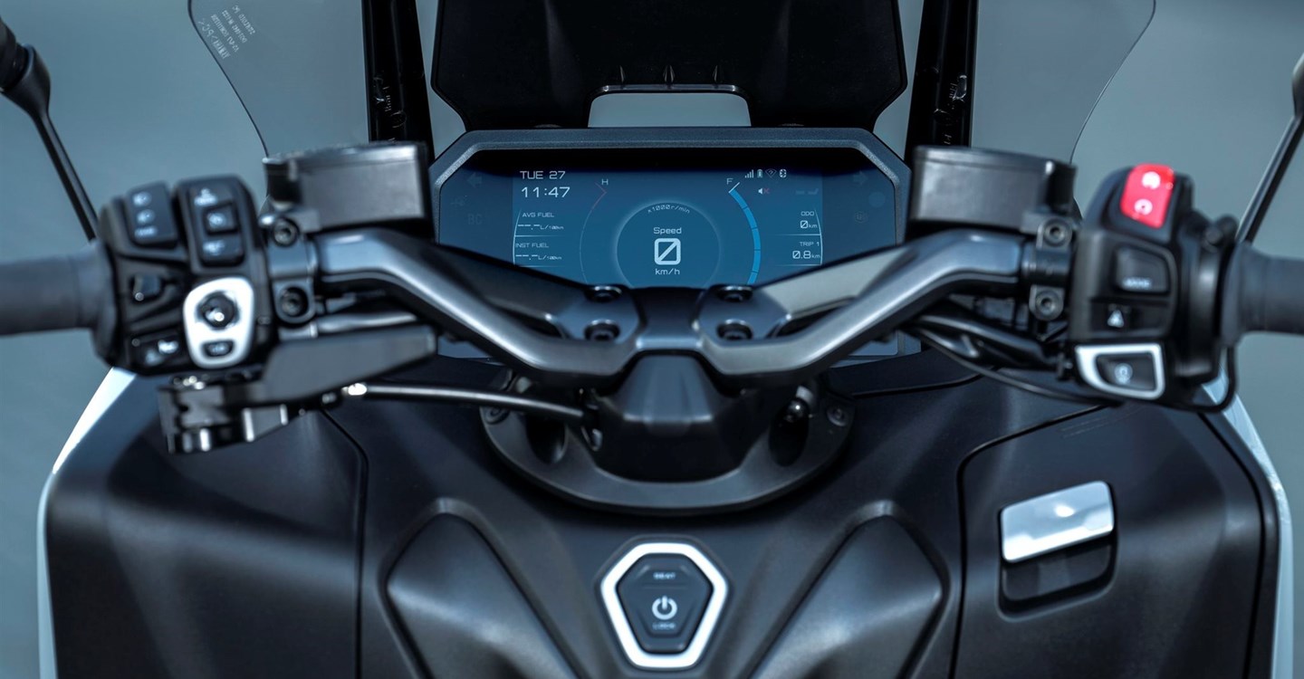 Verleihmotorrad Yamaha TMAX Tech MAX vom Händler Zweirad Center Gawelleck