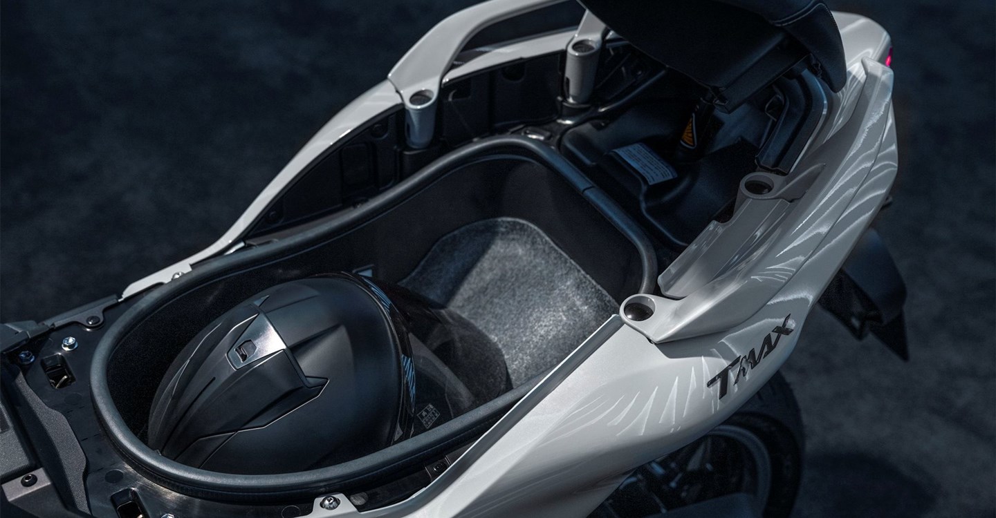 Verleihmotorrad Yamaha TMAX Tech MAX vom Händler Zweirad Center Gawelleck