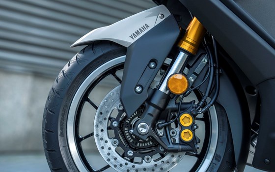Verleihmotorrad Yamaha TMAX Tech MAX vom Händler Zweirad Center Gawelleck - Image 16
