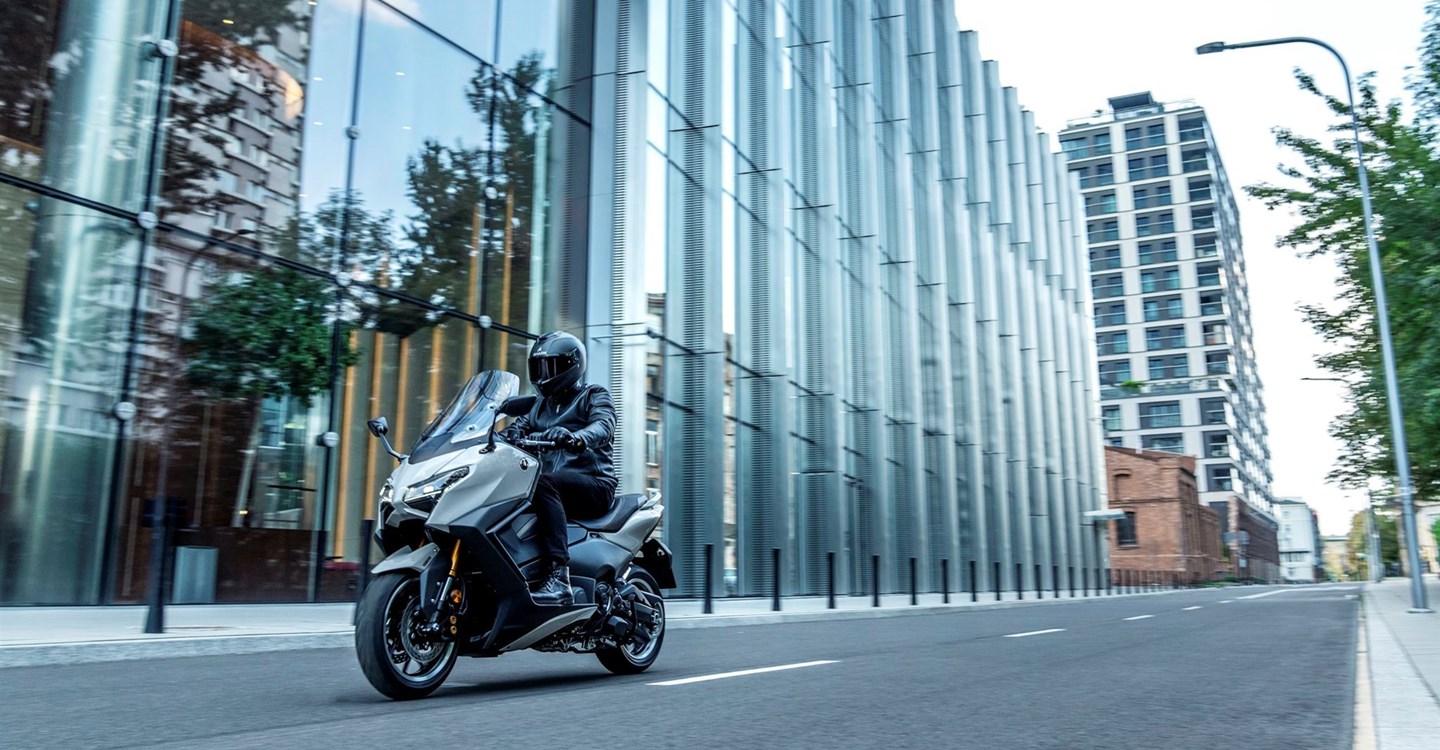 Verleihmotorrad Yamaha TMAX Tech MAX vom Händler Zweirad Center Gawelleck